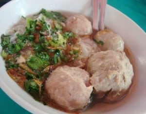 Cara Membuat Bakso Ayam Kenyal dan Lezat