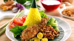 Resep Nasi Kuning Komplit Spesial