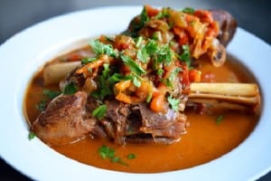 Cara Membuat Iga Kambing Kuah Rempah Sedap