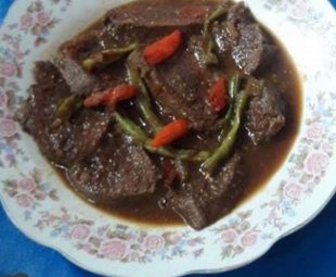 Lidah Sapi Kuah Kacang