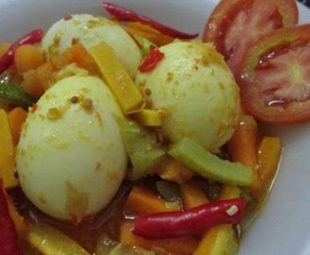 Telur Rebus Kuah Kuning