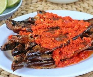 Ikan Asap Balado