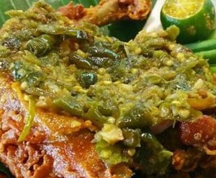 Tumis Bumbu Sambal Ijo Ayam Penyet