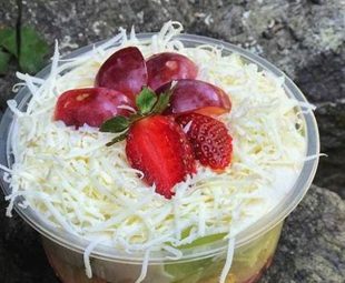 Mie Telur Salad Buah