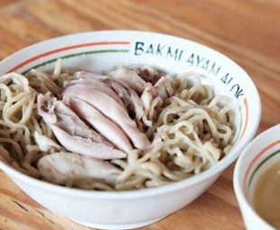 Bakmi Alok Kelapa Gading: Makanan Enak dengan Harga Terjangkau