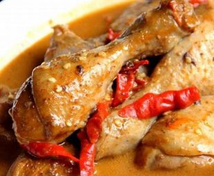 Sejarah Semur Ayam Pedas Padang